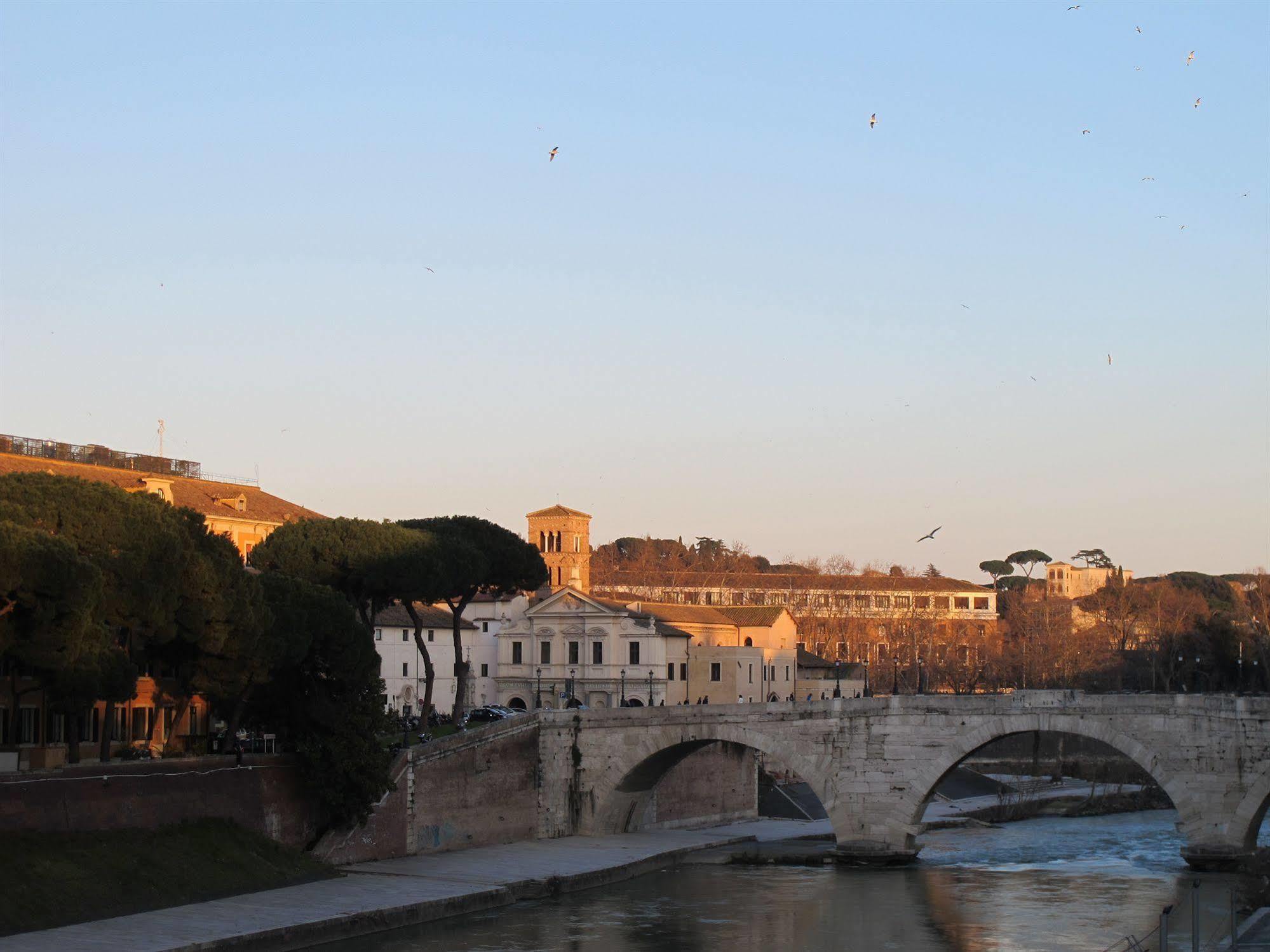 Guest House Arco Dei Tolomei Rome Exterior photo